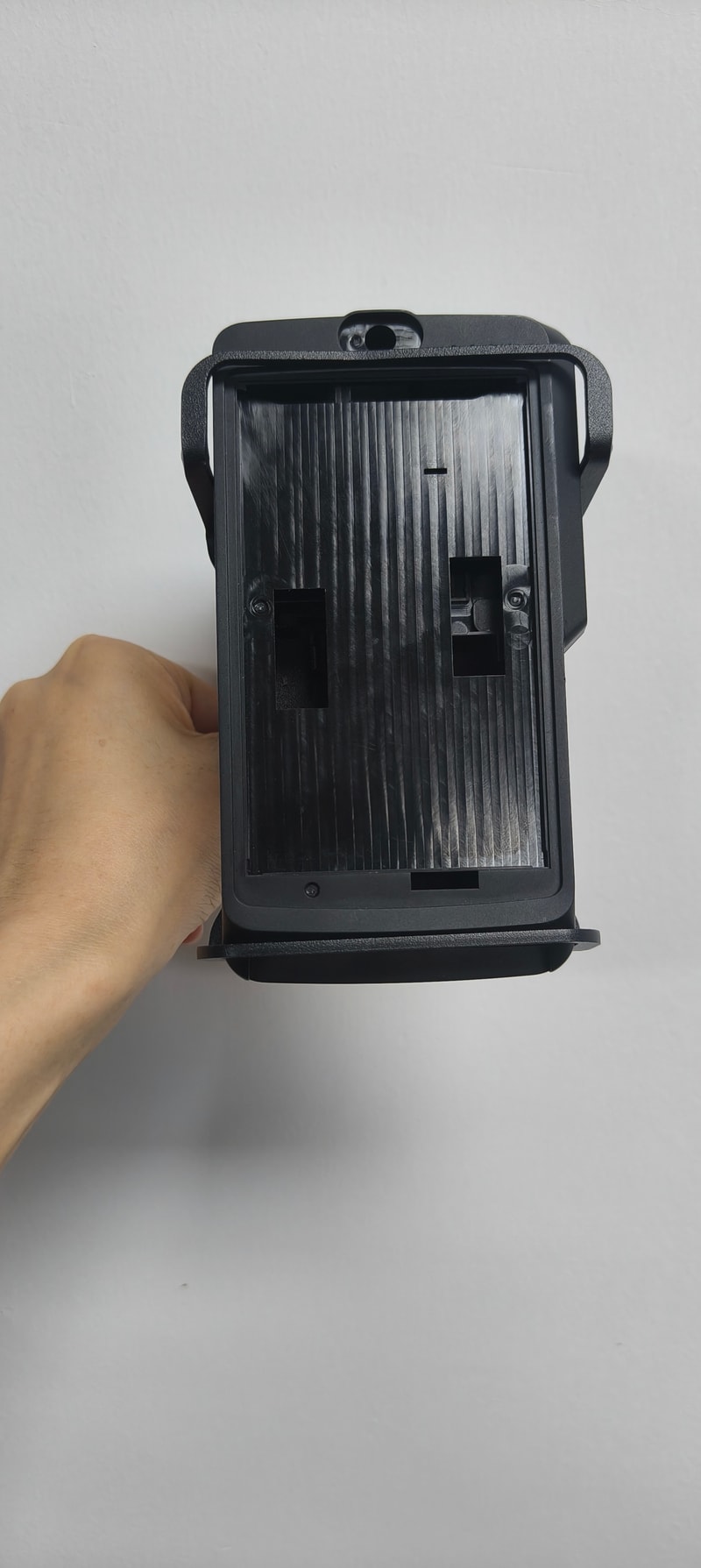 Wall and Kiosk Mount for WizarPOS Q3 Pinpad, installation view 1